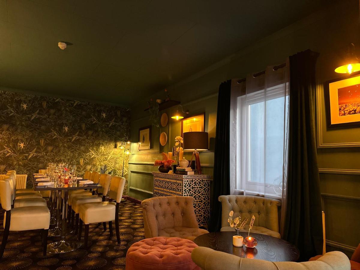 סטנלי The Waterfront Boutique Hotel מראה חיצוני תמונה