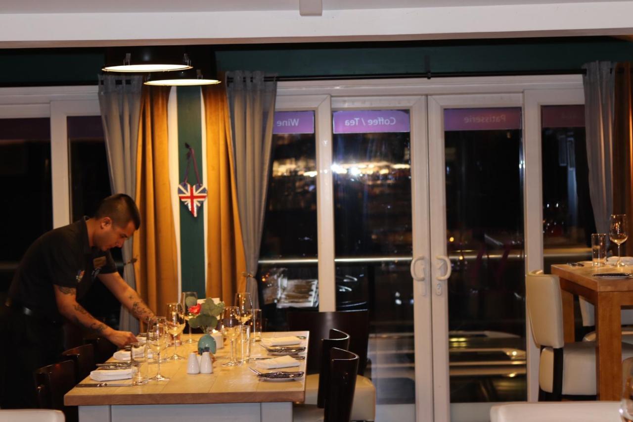 סטנלי The Waterfront Boutique Hotel מראה חיצוני תמונה