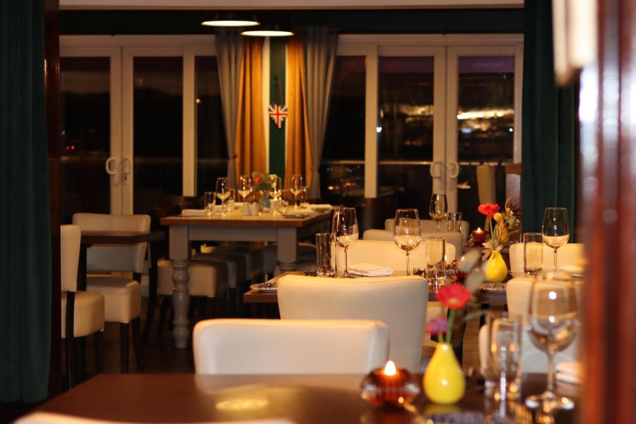 סטנלי The Waterfront Boutique Hotel מראה חיצוני תמונה