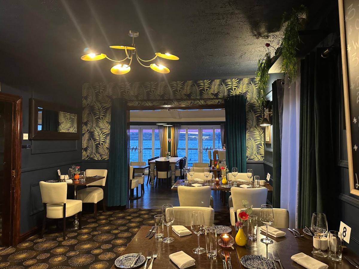 סטנלי The Waterfront Boutique Hotel מראה חיצוני תמונה
